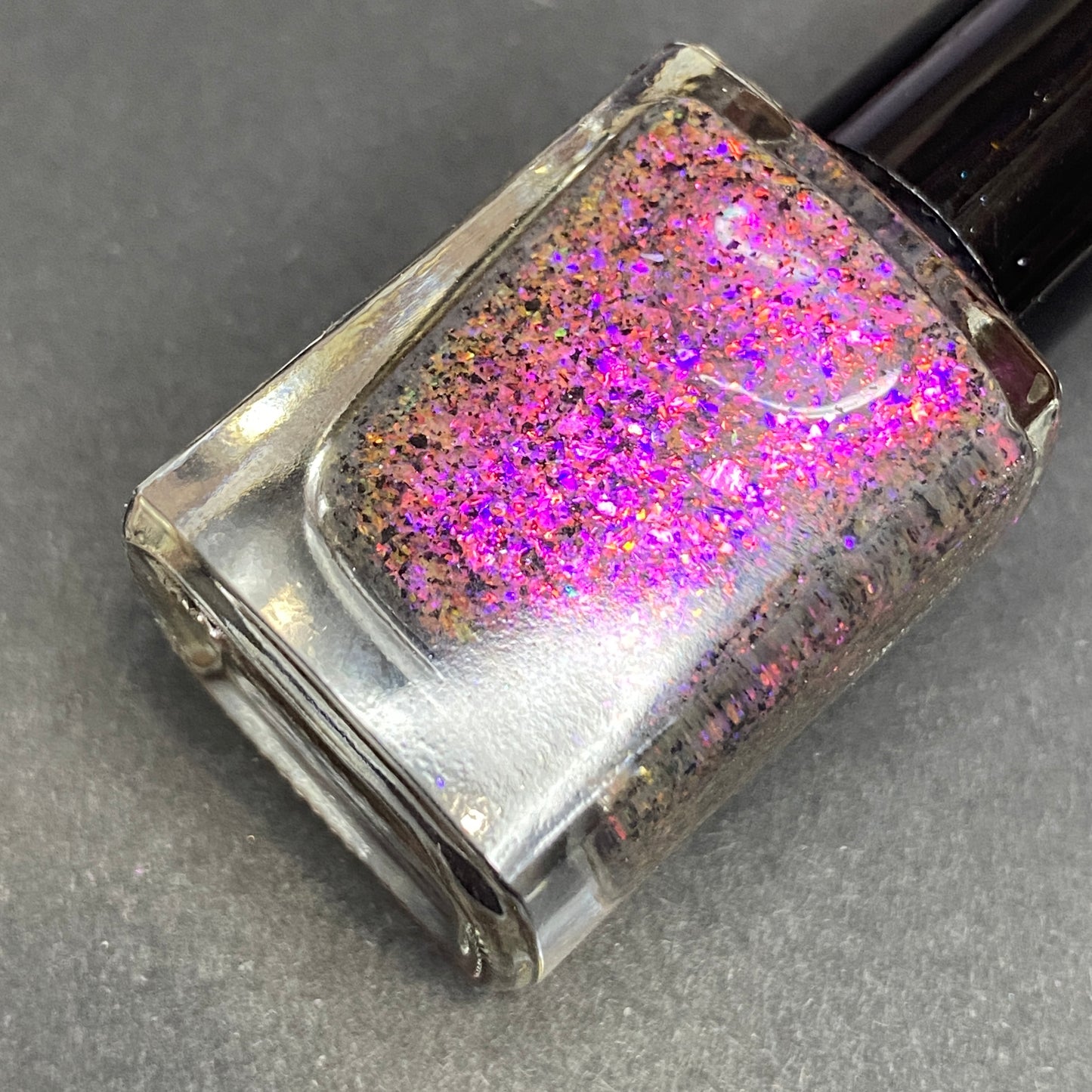 Bleeding Heart (Topper)